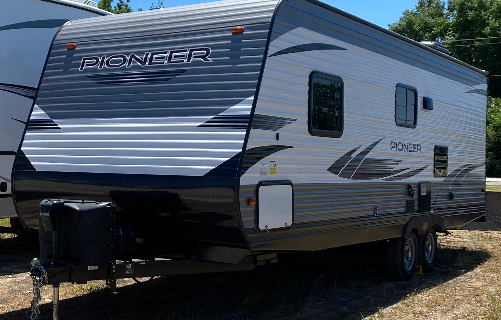 Razor Crest w/Bunk House