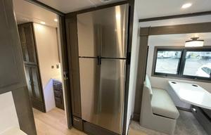 Brand New Dynamax DX3! luxury on wheels