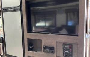 2018 CrossRoads RV Sunset Trail Grand Reserve SS28BH RV rental photo 6
