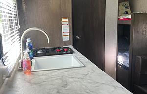 2021 Dutchmen RV Coleman Lantern LT Series 17B RV rental photo 9