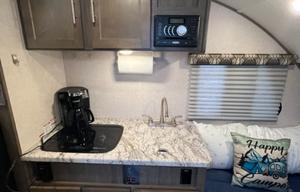Nomadic Nature Rentals w Luxury Amenities (R-pod)