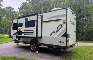 GeoPro | Modern, Cozy & Well-Equipped, Easy to Tow