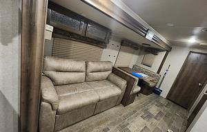Wanderer-For Couples Who Love to Travel in Comfort