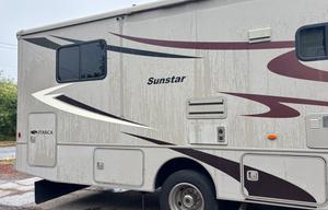 Windwaker - Eugene’s Roomy and Cozy Motorcoach