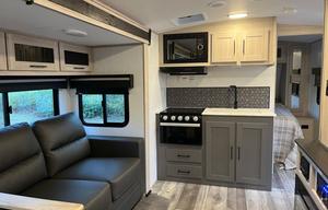 Sundance UltraLite | Big Camper w/ Kids' Bunkhouse