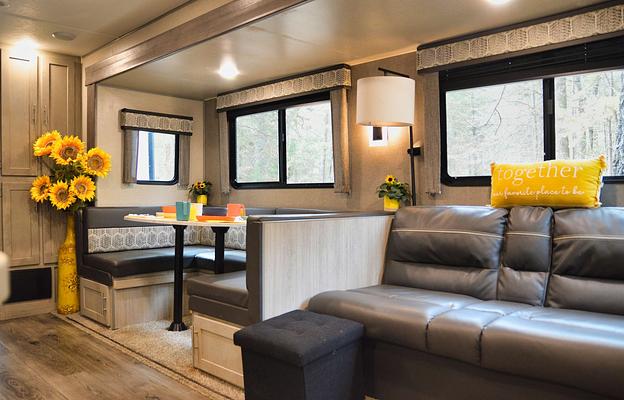 2022 Coachmen RV Catalina Legacy 323BHDSCK RV rental photo 1