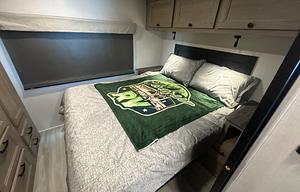 S17 -2027 Sunseeker 3250 Bunkhouse