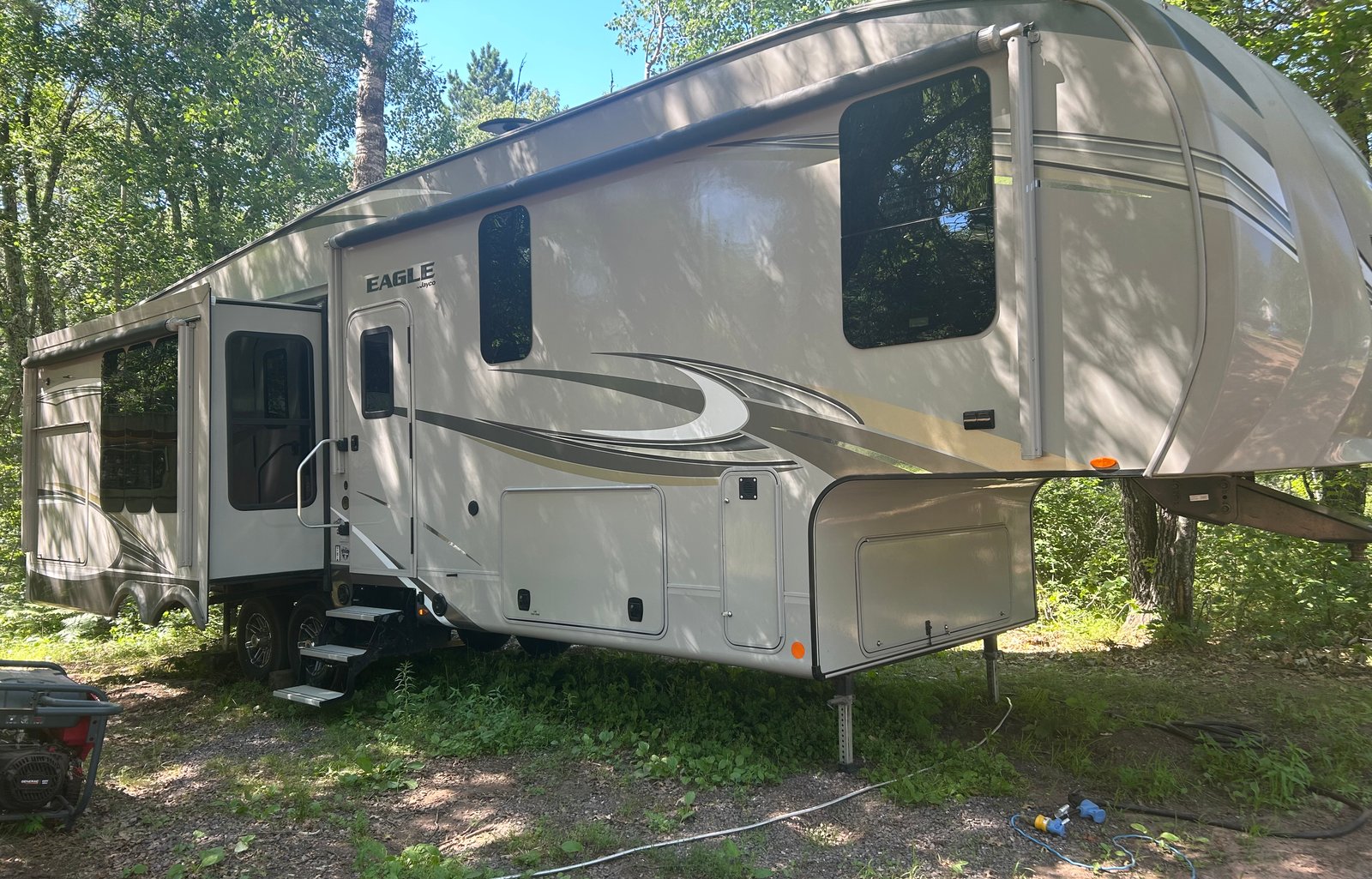 Luxury Fifth Wheel - Your Home Away From Home