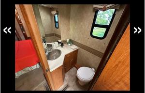 2007 Forest River RV Georgetown XL 330TS RV rental photo 8