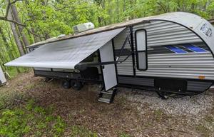 2022 - Sleeps 10! Delivery Available!!