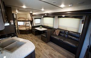 2019 Starcraft Mossy Oak 27BHS RV rental photo 4