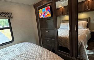 The Glamp Champ - Luxury on Wheels
