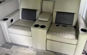 Pet/festival friendly RV WITH washer/dryer!!!