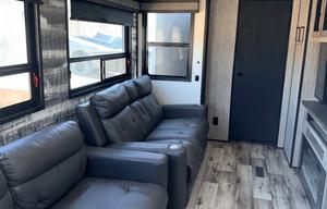 2022 Durango Durango D348BHF RV rental photo 4