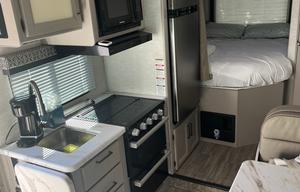 2024 Quantum SE SE22 RV rental photo 3