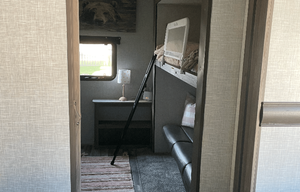 2021 Zinger ZR331BH RV rental photo 6