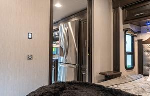 Luxury Home - King Bed, Washer/Dryer (PW17)