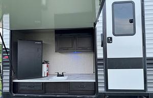 Glamping Good Times! - 2022 Jayco 38BHDS