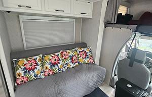 2023 Cross Trail XL 26XG Ford E-450 RV rental photo 15