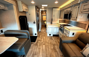 2021 Precept Precept 31UL RV rental photo 2