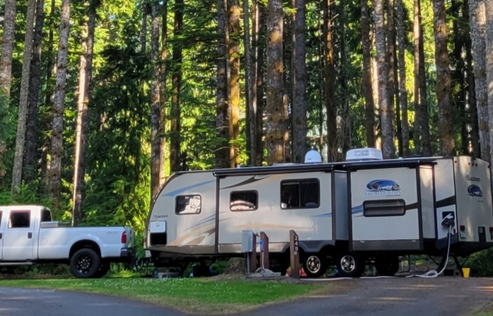 2014 Coachmen RV Freedom Express Sleeps 10