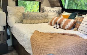 2022 Venture RV Sonic