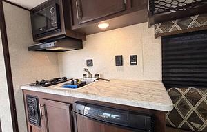 2019 Jayco Jay Flight SLX 7 145RB RV rental photo 18