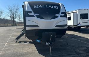 2022 Mallard 32 RV rental photo 4