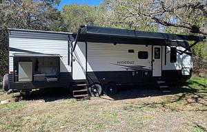 2021 Keystone RV Hideout 318BR RV rental photo 7