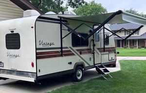 Camp in vintage luxury
