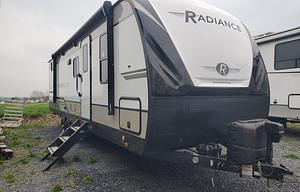 2021 Cruiser Radiance Ultra Lite 28QD RV rental photo 8