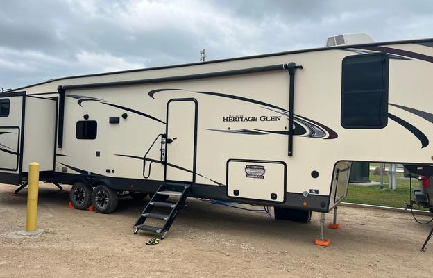 2021 Forest River RV Wildwood Heritage Glen 356QB