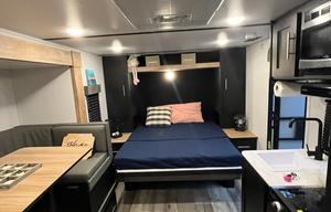 Mighty Mini Retreat: Springdale Mini 1810BH