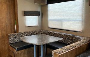2017 CrossRoads RV Zinger ZR27BK RV rental photo 3