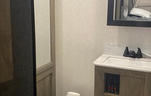 2022 Surveyor Legend 19RBLE RV rental photo 14