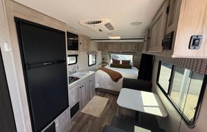 Lil Cozy Ready to Book Great for First Time RV'ers