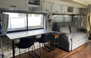 2001 Winnebago Adventurer 35Z RV rental photo 13