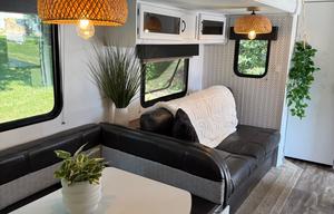 2016 Gulf Stream RV Conquest 277DDS RV rental photo 20