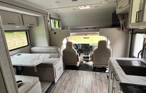 2025 Thor Motor Coach Four Winds 25V RV rental photo 13
