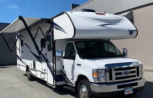 SKYLAR - 2020 Winnebago Outlook 31N 11704 PWI