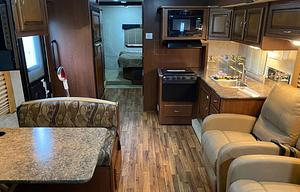 Adventure-Ready Bunkhouse RV – Sleeps 8