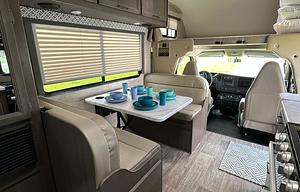 25ft Thor Coleman - Fully stocked and pet friendly