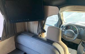 2014 Thor Motor Coach Four Winds 23A Grizzly3