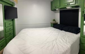 Earth Trekker 35’ Motorcoach for 7