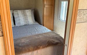 Large Camper - Vacation Ready/Full of Amenities