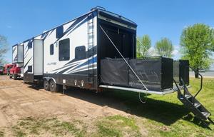 2018 Dutchmen RV Voltage V3605 RV rental photo 16