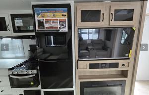 Solaire BRAND New 3 bedroom HIDDEN PANTRY Sleeps8