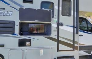 The Easy Escape | Sleeps 5 | BNA Pickup Available
