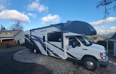 Fully Stocked 2023 Thor Motor Coach Quantum