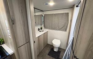 Ranger | Lightweight Camper w/ King Bed